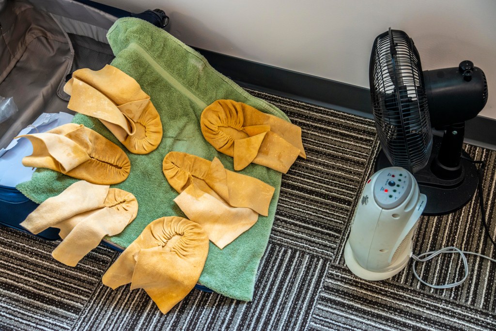 Drying mahkisina at the 2019 workshop