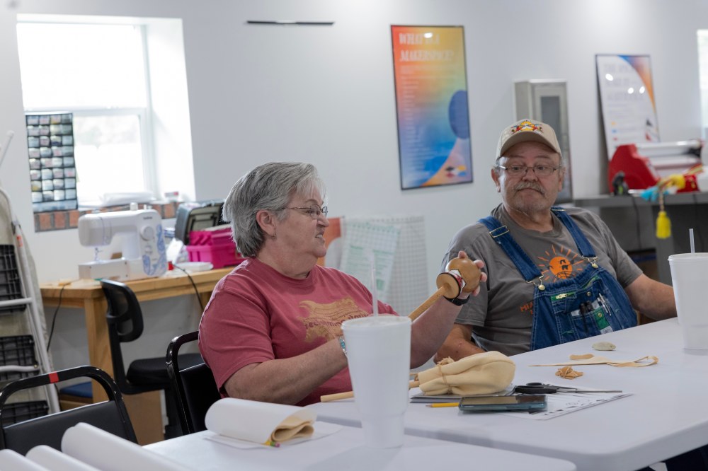Adult gourd rattle workshop