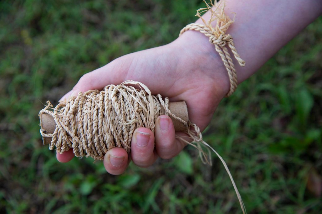 Cordage in hand