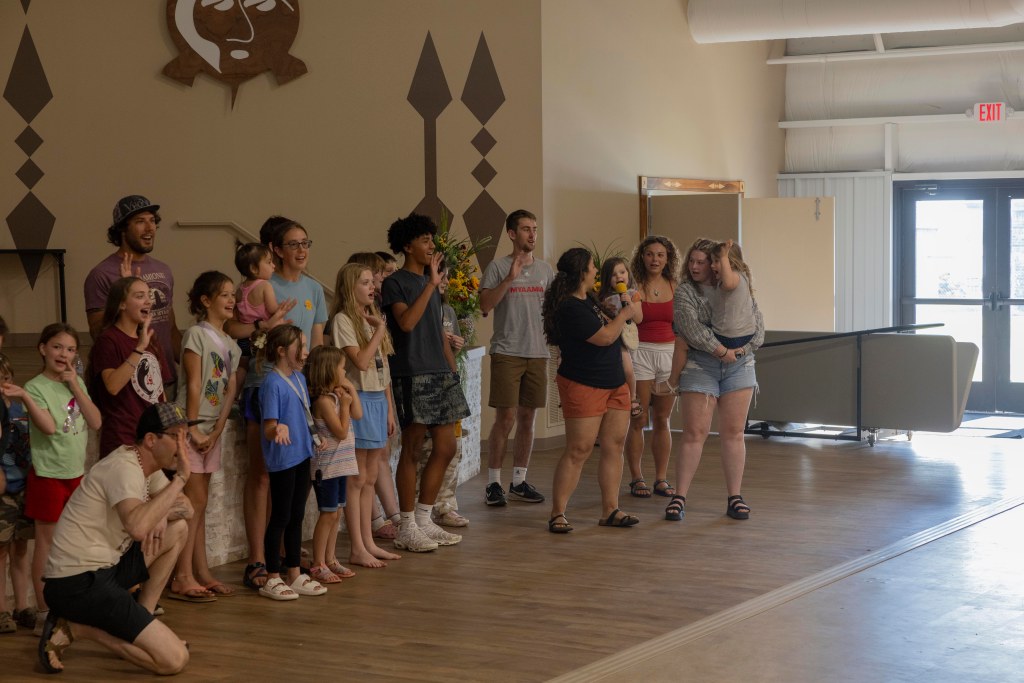 Singing the "aya aya" song